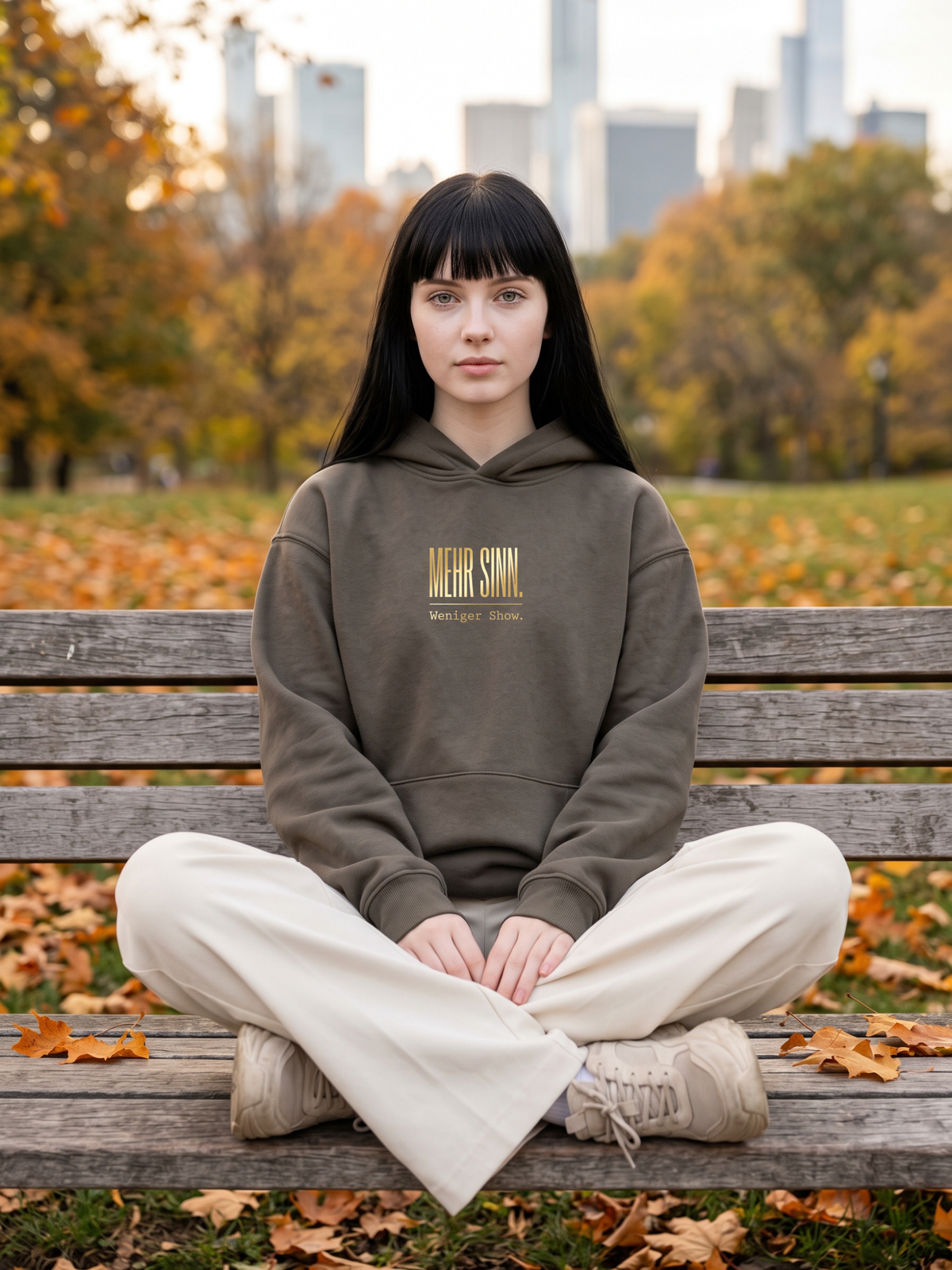 Hoodie Unisex - MEHR SINN . WENIGR SHOW . Premium Statement Hoodie
